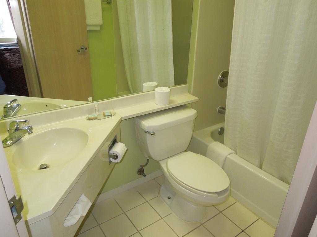 Travelodge - Cincinnati Sharonville Quarto foto